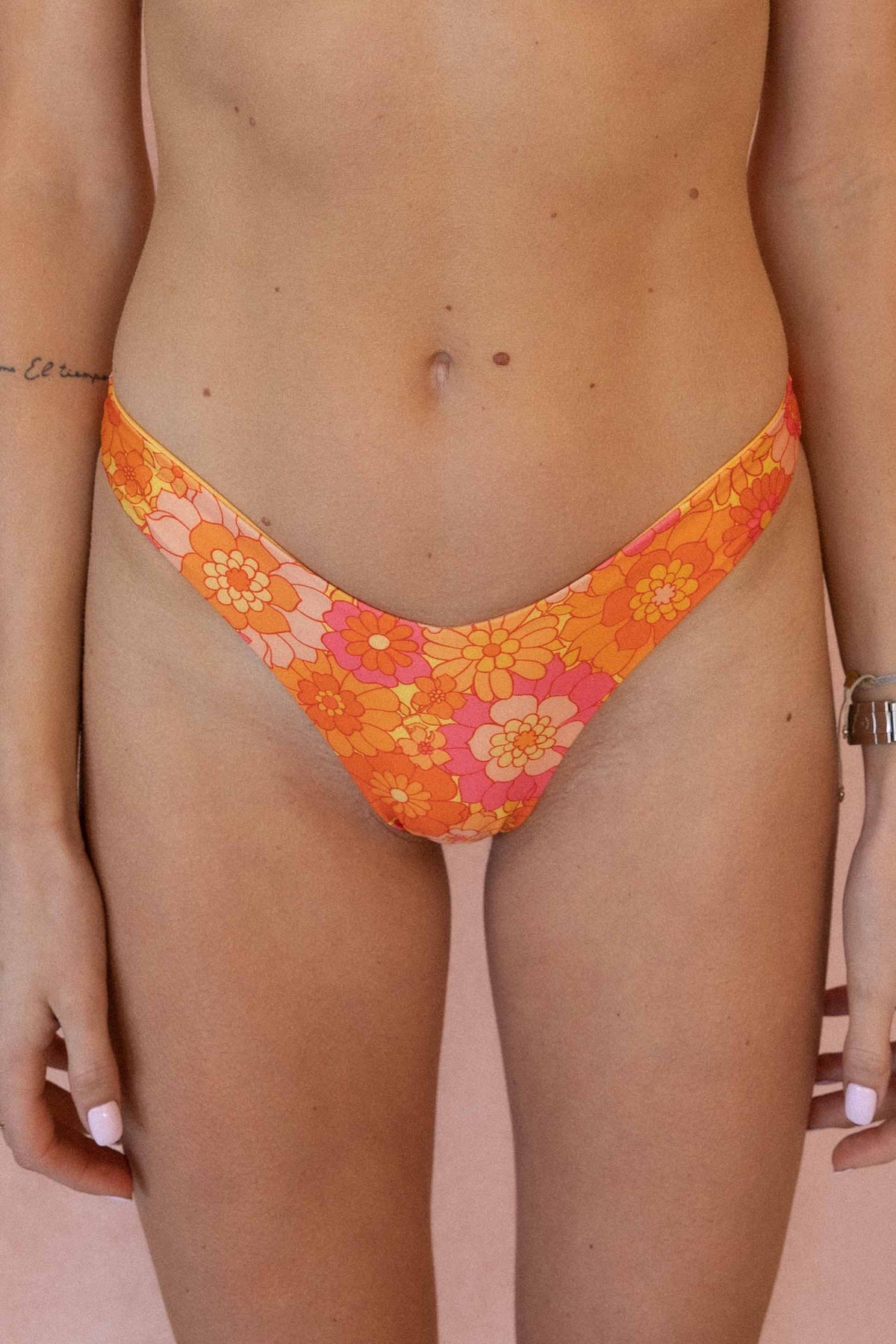 Castel Bottom | Flower Power