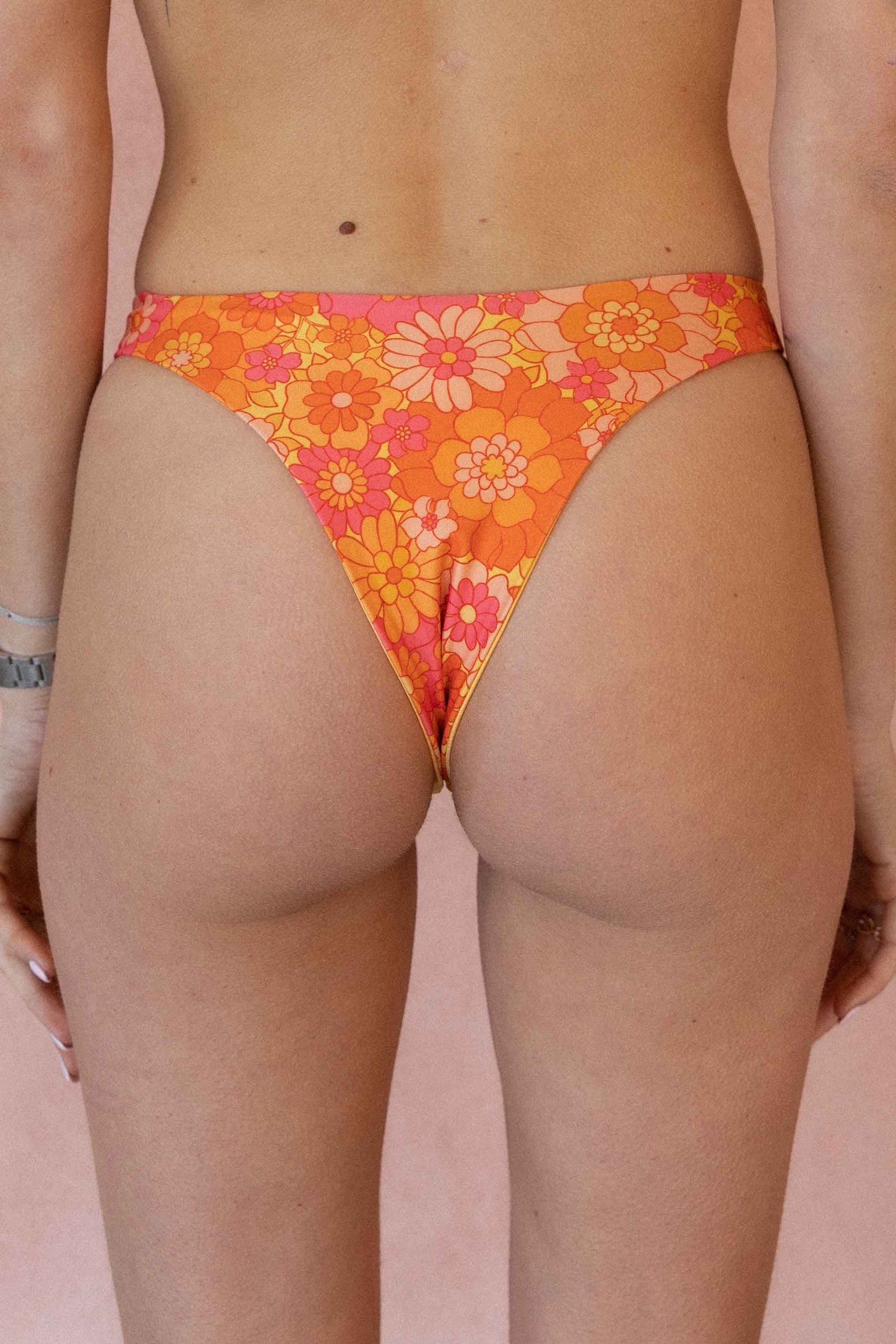 Castel Bottom | Flower Power