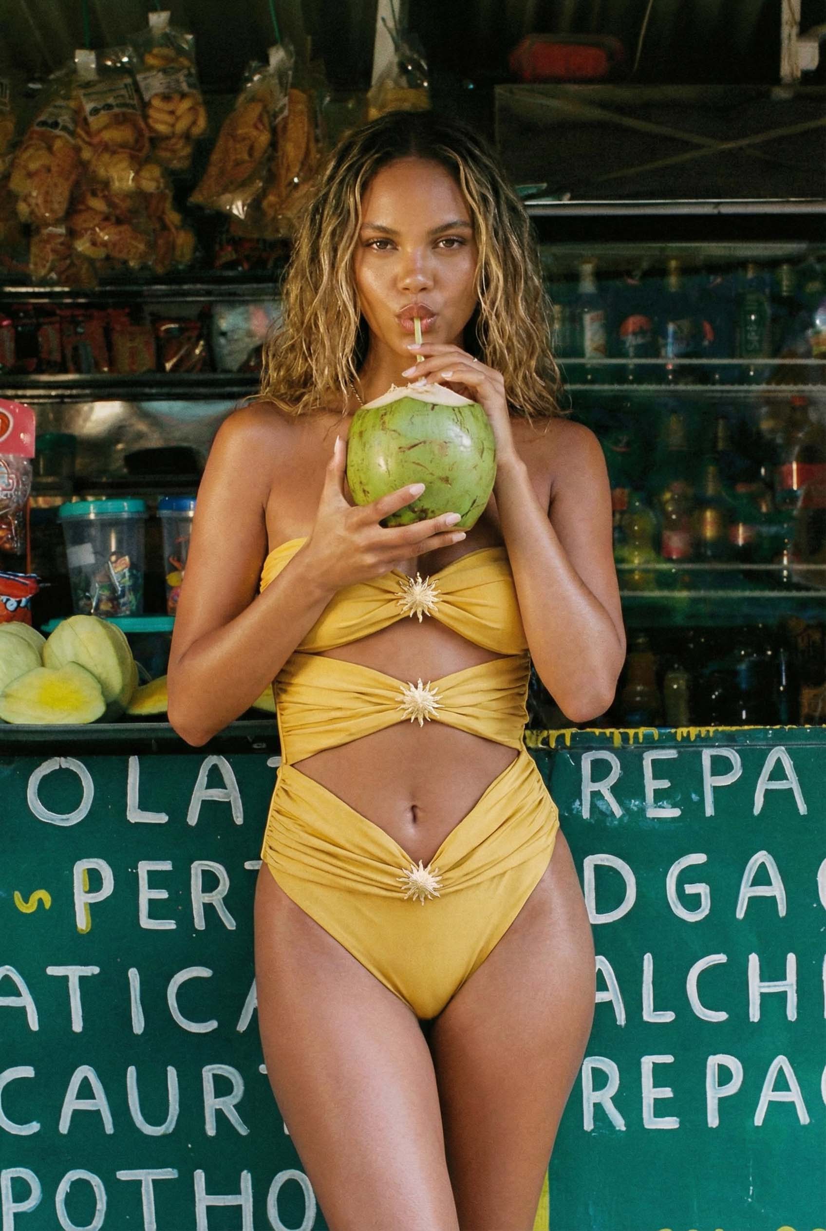 Une Pièce Stella | Carioca